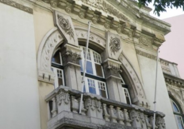 Foto da fachada do Clube Naval Militar